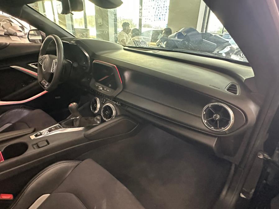 2021 Chevrolet Camaro 2dr Cpe 2SS, available for sale in Inwood, New York | 5 Towns Drive. Inwood, New York 2021 Chevrolet Camaro 2dr Cpe 2SS, available for sale in Inwood, New York | 5 Towns Drive. Inwood, New York