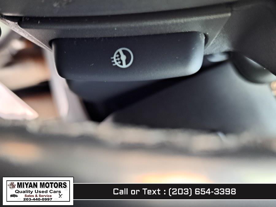 2012 Land Rover LR4 4WD 4dr LUX, available for sale in Meriden, Connecticut | Miyan Motors. Meriden, Connecticut 2012 Land Rover LR4 4WD 4dr LUX, available for sale in Meriden, Connecticut | Miyan Motors. Meriden, Connecticut