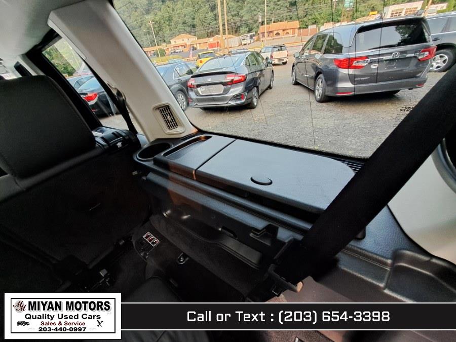2012 Land Rover LR4 4WD 4dr LUX, available for sale in Meriden, Connecticut | Miyan Motors. Meriden, Connecticut 2012 Land Rover LR4 4WD 4dr LUX, available for sale in Meriden, Connecticut | Miyan Motors. Meriden, Connecticut