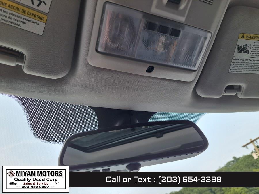 2012 Land Rover LR4 4WD 4dr LUX, available for sale in Meriden, Connecticut | Miyan Motors. Meriden, Connecticut 2012 Land Rover LR4 4WD 4dr LUX, available for sale in Meriden, Connecticut | Miyan Motors. Meriden, Connecticut