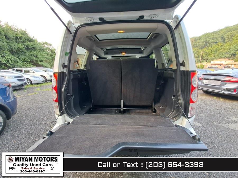 2012 Land Rover LR4 4WD 4dr LUX, available for sale in Meriden, Connecticut | Miyan Motors. Meriden, Connecticut 2012 Land Rover LR4 4WD 4dr LUX, available for sale in Meriden, Connecticut | Miyan Motors. Meriden, Connecticut