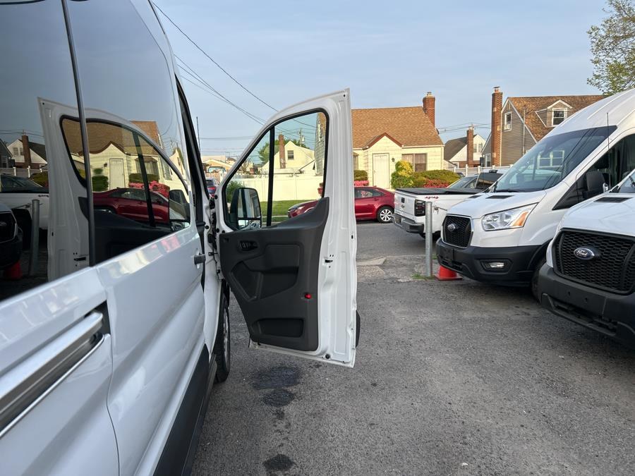 2025 Ford Transit Passenger Wagon T-350 148" Med Roof XLT RWD, available for sale in Franklin Square, New York | Franklin Square Auto Group. Franklin Square, New York 2025 Ford Transit Passenger Wagon T-350 148" Med Roof XLT RWD, available for sale in Franklin Square, New York | Franklin Square Auto Group. Franklin Square, New York