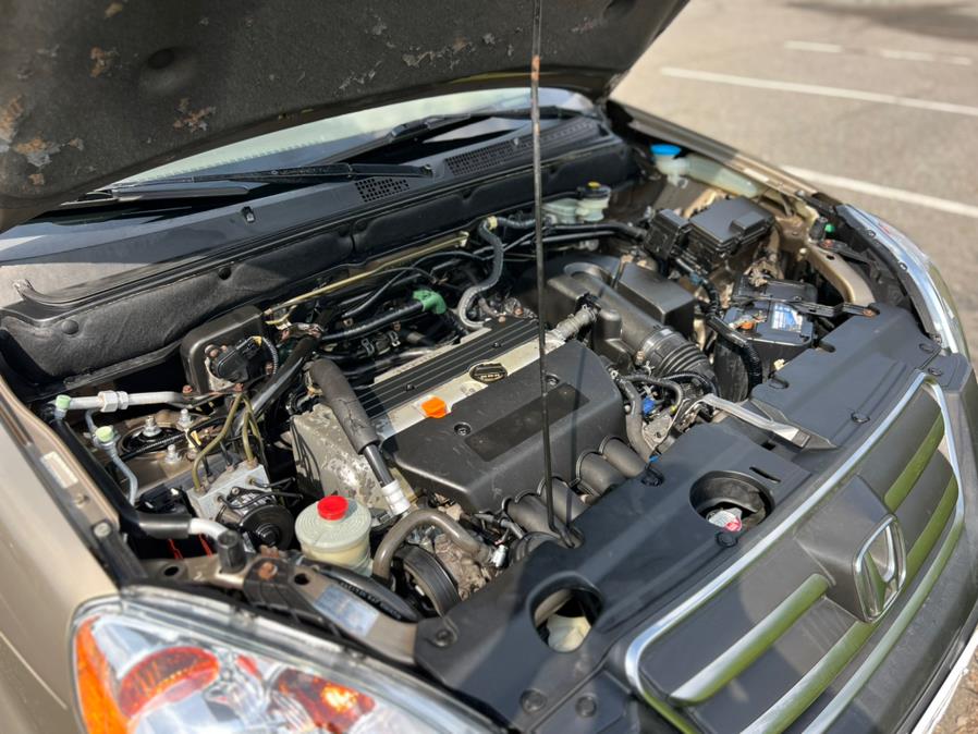 2005 Honda CR-V 2WD LX AT, available for sale in Paterson, New Jersey | Speedway Motors LLC. Paterson, New Jersey 2005 Honda CR-V 2WD LX AT, available for sale in Paterson, New Jersey | Speedway Motors LLC. Paterson, New Jersey