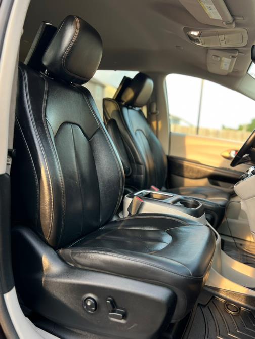 2017 Chrysler Pacifica Touring-L Plus FWD, available for sale in Paterson, New Jersey | Speedway Motors LLC. Paterson, New Jersey 2017 Chrysler Pacifica Touring-L Plus FWD, available for sale in Paterson, New Jersey | Speedway Motors LLC. Paterson, New Jersey