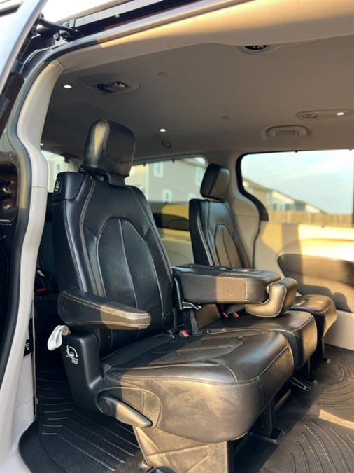 2017 Chrysler Pacifica Touring-L Plus FWD, available for sale in Paterson, New Jersey | Speedway Motors LLC. Paterson, New Jersey 2017 Chrysler Pacifica Touring-L Plus FWD, available for sale in Paterson, New Jersey | Speedway Motors LLC. Paterson, New Jersey