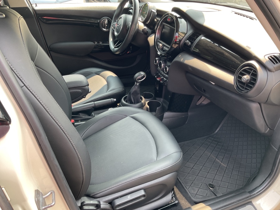 2019 MINI Hardtop 4 Door Cooper FWD, available for sale in Waterbury, Connecticut | Jim Juliani Motors. Waterbury, Connecticut 2019 MINI Hardtop 4 Door Cooper FWD, available for sale in Waterbury, Connecticut | Jim Juliani Motors. Waterbury, Connecticut