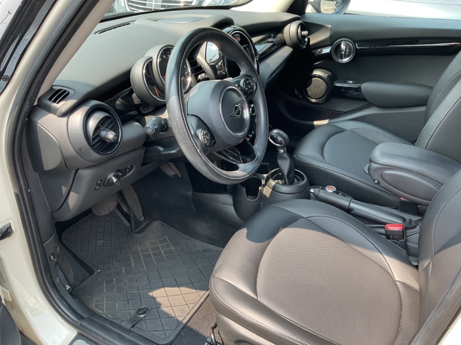 2019 MINI Hardtop 4 Door Cooper FWD, available for sale in Waterbury, Connecticut | Jim Juliani Motors. Waterbury, Connecticut 2019 MINI Hardtop 4 Door Cooper FWD, available for sale in Waterbury, Connecticut | Jim Juliani Motors. Waterbury, Connecticut