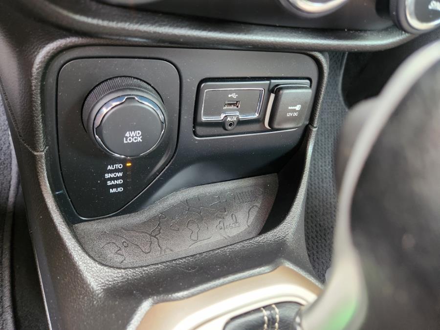 2016 Jeep Renegade 4WD 4dr Limited, available for sale in West Babylon, New York | SGM Auto Sales. West Babylon, New York 2016 Jeep Renegade 4WD 4dr Limited, available for sale in West Babylon, New York | SGM Auto Sales. West Babylon, New York