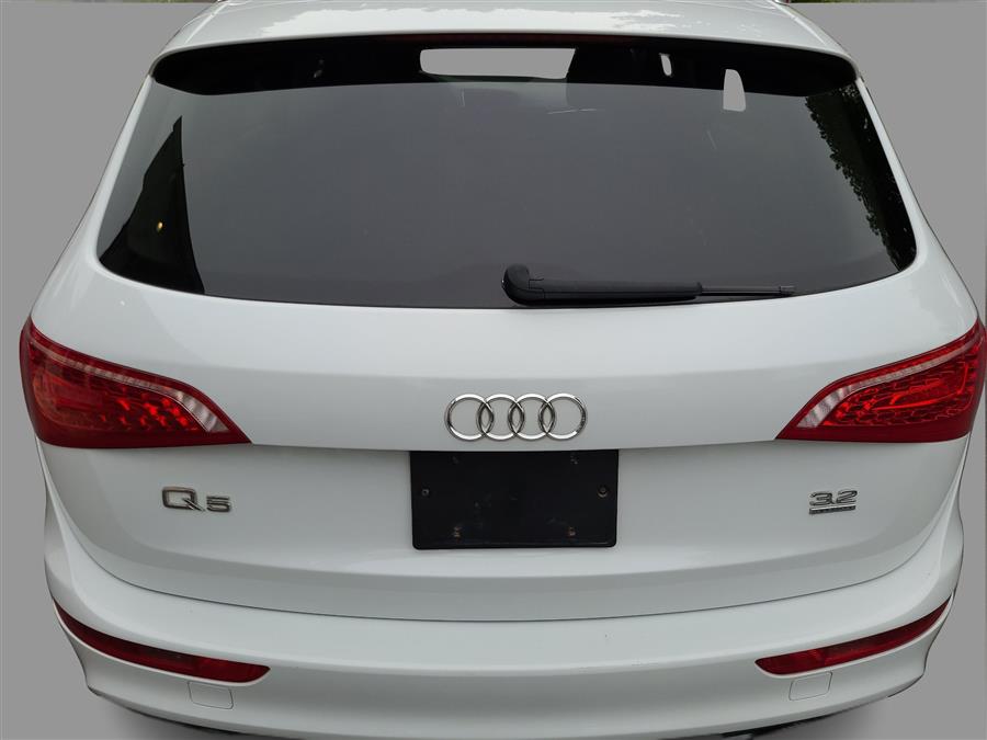 2012 Audi Q5 quattro 4dr 3.2L Premium Plus, available for sale in Canton, Connecticut | Lava Motors. Canton, Connecticut 2012 Audi Q5 quattro 4dr 3.2L Premium Plus, available for sale in Canton, Connecticut | Lava Motors. Canton, Connecticut