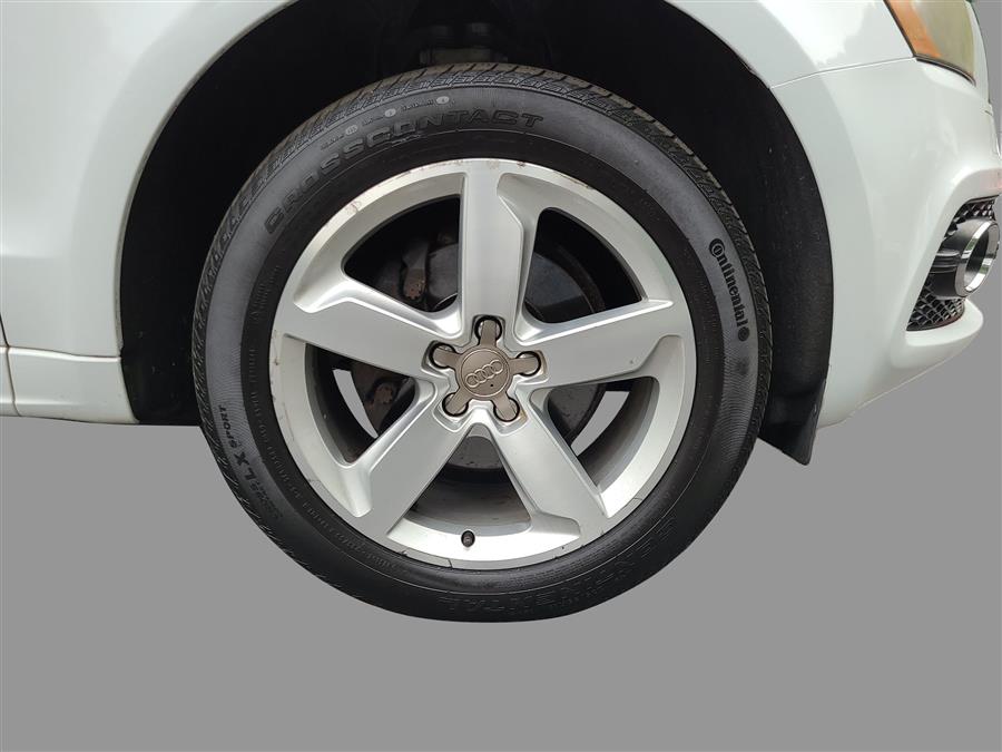 2012 Audi Q5 quattro 4dr 3.2L Premium Plus, available for sale in Canton, Connecticut | Lava Motors. Canton, Connecticut 2012 Audi Q5 quattro 4dr 3.2L Premium Plus, available for sale in Canton, Connecticut | Lava Motors. Canton, Connecticut
