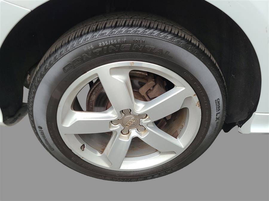 2012 Audi Q5 quattro 4dr 3.2L Premium Plus, available for sale in Canton, Connecticut | Lava Motors. Canton, Connecticut 2012 Audi Q5 quattro 4dr 3.2L Premium Plus, available for sale in Canton, Connecticut | Lava Motors. Canton, Connecticut