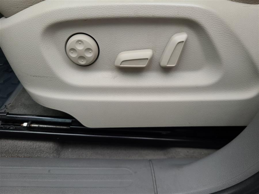 2012 Audi Q5 quattro 4dr 3.2L Premium Plus, available for sale in Canton, Connecticut | Lava Motors. Canton, Connecticut 2012 Audi Q5 quattro 4dr 3.2L Premium Plus, available for sale in Canton, Connecticut | Lava Motors. Canton, Connecticut