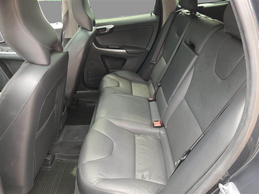 2015 Volvo XC60 2015.5 AWD 4dr T6, available for sale in Canton, Connecticut | Lava Motors. Canton, Connecticut 2015 Volvo XC60 2015.5 AWD 4dr T6, available for sale in Canton, Connecticut | Lava Motors. Canton, Connecticut