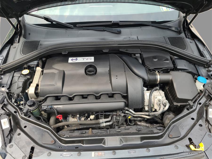 2015 Volvo XC60 2015.5 AWD 4dr T6, available for sale in Canton, Connecticut | Lava Motors. Canton, Connecticut 2015 Volvo XC60 2015.5 AWD 4dr T6, available for sale in Canton, Connecticut | Lava Motors. Canton, Connecticut