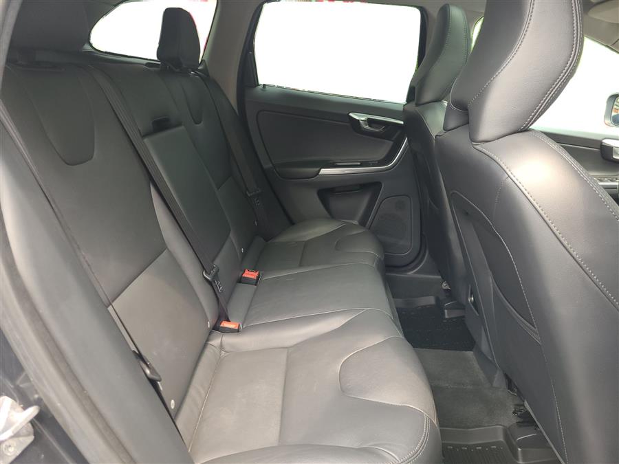2015 Volvo XC60 2015.5 AWD 4dr T6, available for sale in Canton, Connecticut | Lava Motors. Canton, Connecticut 2015 Volvo XC60 2015.5 AWD 4dr T6, available for sale in Canton, Connecticut | Lava Motors. Canton, Connecticut