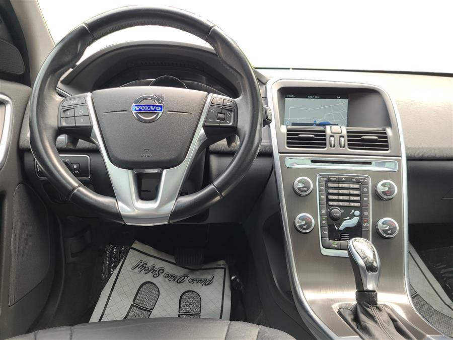 2015 Volvo XC60 2015.5 AWD 4dr T6, available for sale in Canton, Connecticut | Lava Motors. Canton, Connecticut 2015 Volvo XC60 2015.5 AWD 4dr T6, available for sale in Canton, Connecticut | Lava Motors. Canton, Connecticut