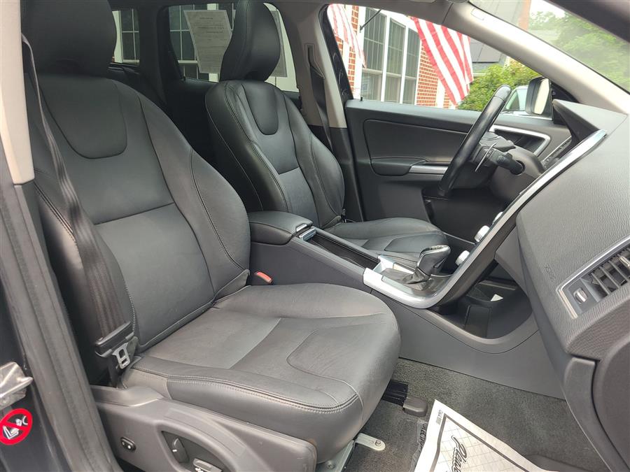 2015 Volvo XC60 2015.5 AWD 4dr T6, available for sale in Canton, Connecticut | Lava Motors. Canton, Connecticut 2015 Volvo XC60 2015.5 AWD 4dr T6, available for sale in Canton, Connecticut | Lava Motors. Canton, Connecticut