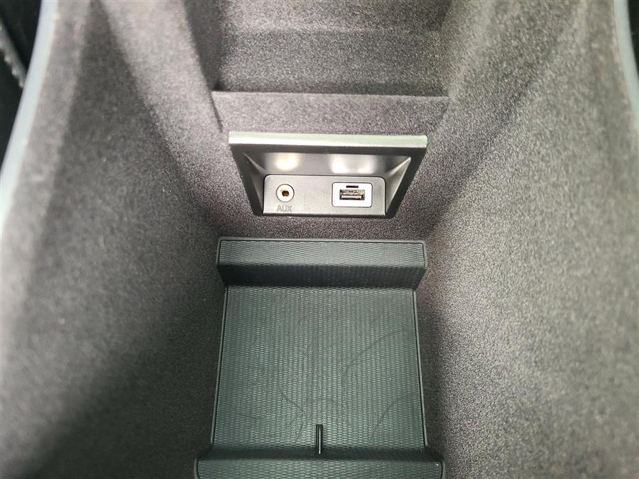 2015 Volvo XC60 2015.5 AWD 4dr T6, available for sale in Canton, Connecticut | Lava Motors. Canton, Connecticut 2015 Volvo XC60 2015.5 AWD 4dr T6, available for sale in Canton, Connecticut | Lava Motors. Canton, Connecticut