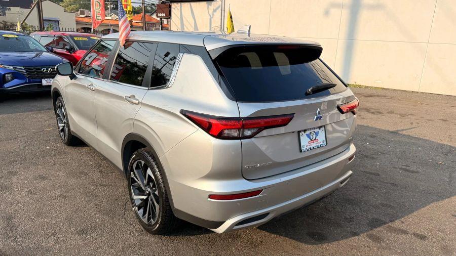 2024 Mitsubishi Outlander SE Sport Utility 4D, available for sale in Linden, New Jersey | Route 27 Auto Mall. Linden, New Jersey 2024 Mitsubishi Outlander SE Sport Utility 4D, available for sale in Linden, New Jersey | Route 27 Auto Mall. Linden, New Jersey