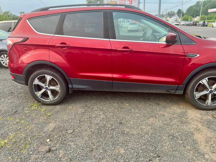 2017 Ford Escape SE 4WD, available for sale in Wallingford, Connecticut | Wallingford Auto Center LLC. Wallingford, Connecticut 2017 Ford Escape SE 4WD, available for sale in Wallingford, Connecticut | Wallingford Auto Center LLC. Wallingford, Connecticut
