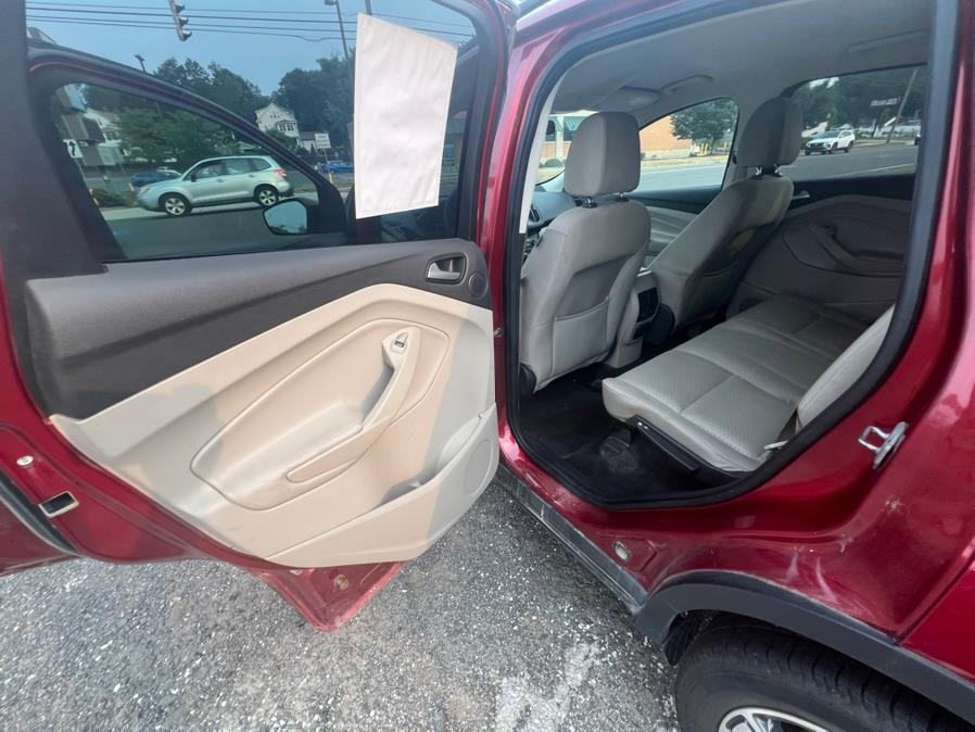 2017 Ford Escape SE 4WD, available for sale in Wallingford, Connecticut | Wallingford Auto Center LLC. Wallingford, Connecticut 2017 Ford Escape SE 4WD, available for sale in Wallingford, Connecticut | Wallingford Auto Center LLC. Wallingford, Connecticut