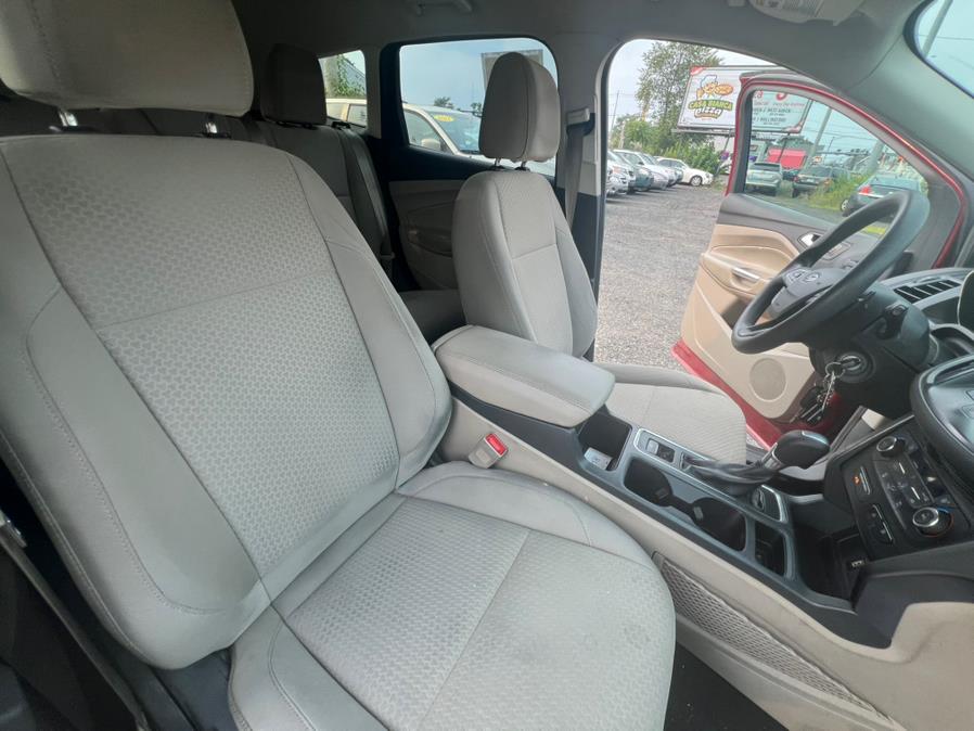 2017 Ford Escape SE 4WD, available for sale in Wallingford, Connecticut | Wallingford Auto Center LLC. Wallingford, Connecticut 2017 Ford Escape SE 4WD, available for sale in Wallingford, Connecticut | Wallingford Auto Center LLC. Wallingford, Connecticut