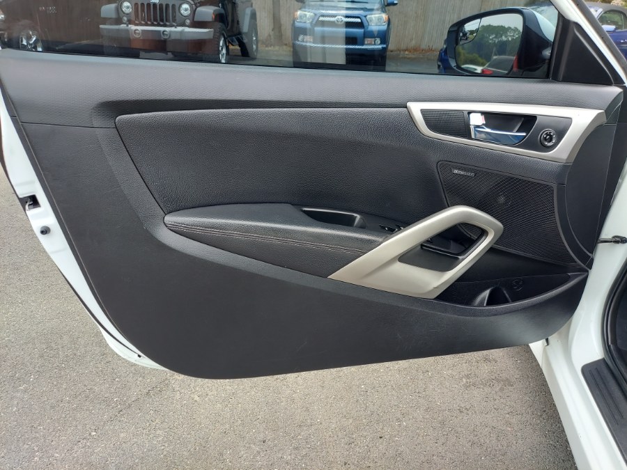 2015 Hyundai Veloster 3dr Cpe Auto, available for sale in East Windsor, Connecticut | United Auto Sales of E Windsor, Inc. East Windsor, Connecticut 2015 Hyundai Veloster 3dr Cpe Auto, available for sale in East Windsor, Connecticut | United Auto Sales of E Windsor, Inc. East Windsor, Connecticut