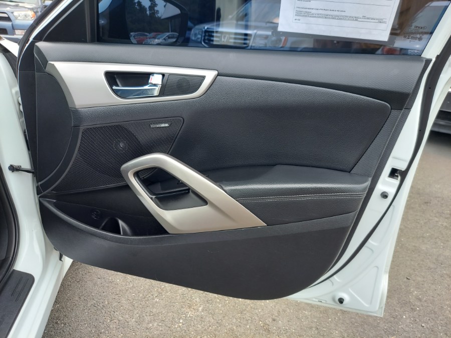 2015 Hyundai Veloster 3dr Cpe Auto, available for sale in East Windsor, Connecticut | United Auto Sales of E Windsor, Inc. East Windsor, Connecticut 2015 Hyundai Veloster 3dr Cpe Auto, available for sale in East Windsor, Connecticut | United Auto Sales of E Windsor, Inc. East Windsor, Connecticut