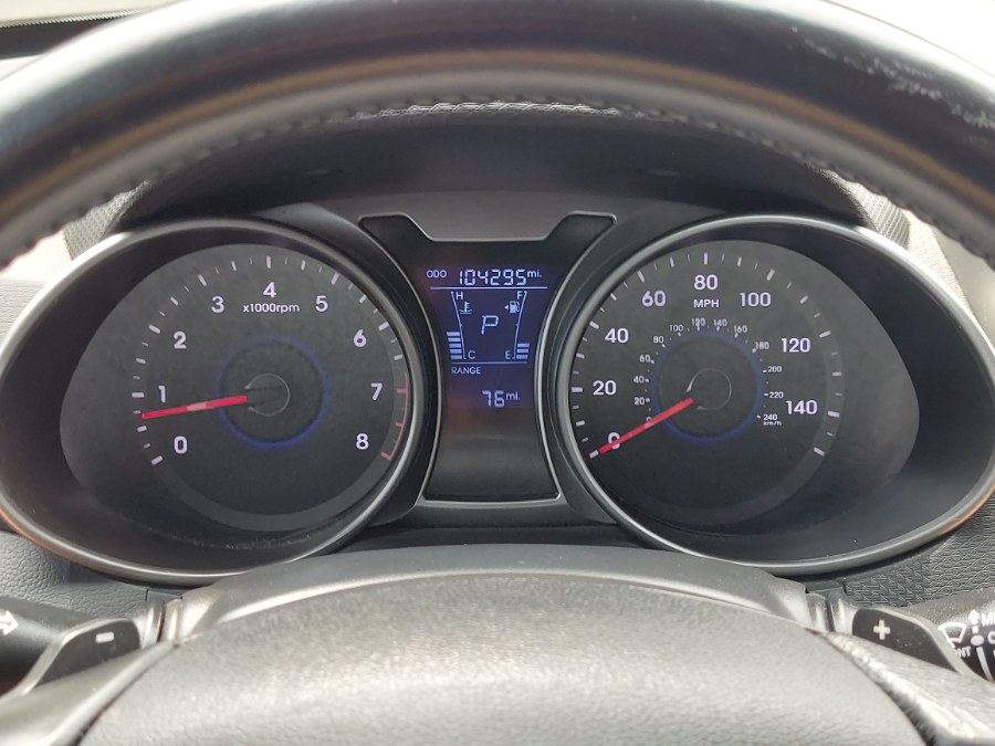 2015 Hyundai Veloster 3dr Cpe Auto, available for sale in East Windsor, Connecticut | United Auto Sales of E Windsor, Inc. East Windsor, Connecticut 2015 Hyundai Veloster 3dr Cpe Auto, available for sale in East Windsor, Connecticut | United Auto Sales of E Windsor, Inc. East Windsor, Connecticut