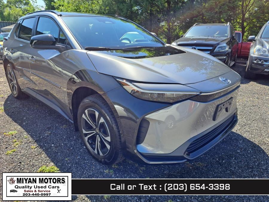 2023 Toyota bZ4X XLE photo 3