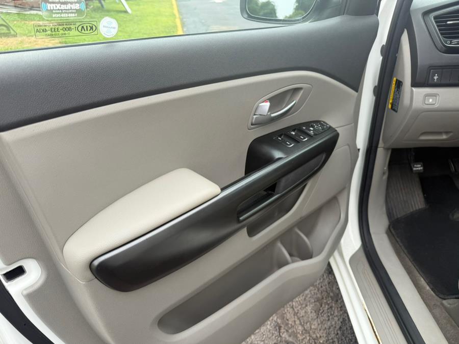 2016 Kia Sedona 4dr Wgn LX, available for sale in East Windsor, Connecticut | STS Automotive. East Windsor, Connecticut 2016 Kia Sedona 4dr Wgn LX, available for sale in East Windsor, Connecticut | STS Automotive. East Windsor, Connecticut