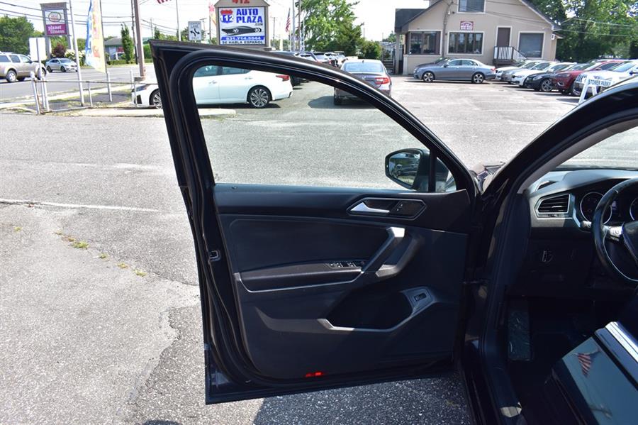2018 Volkswagen Tiguan SE, available for sale in Patchogue, New York | 112 Auto Plaza. Patchogue, New York 2018 Volkswagen Tiguan SE, available for sale in Patchogue, New York | 112 Auto Plaza. Patchogue, New York