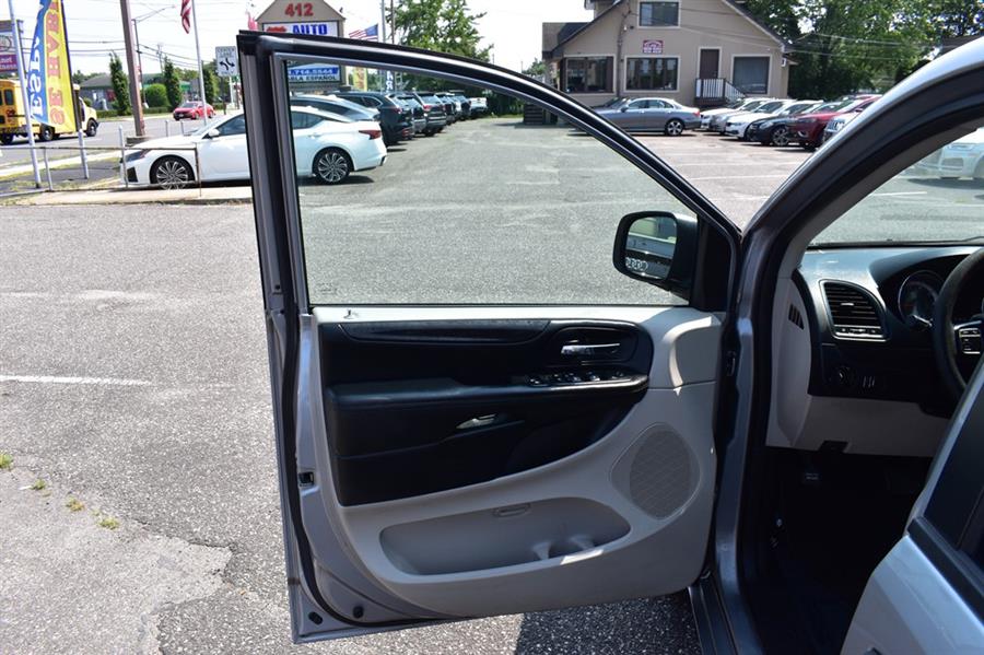 2019 Dodge Grand Caravan SE, available for sale in Patchogue, New York | 112 Auto Plaza. Patchogue, New York 2019 Dodge Grand Caravan SE, available for sale in Patchogue, New York | 112 Auto Plaza. Patchogue, New York