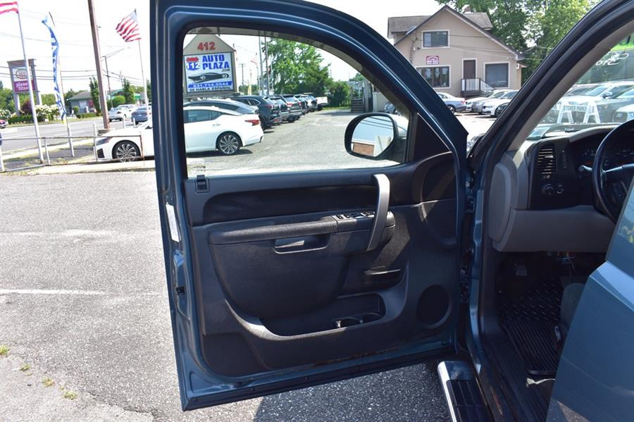 2013 GMC Sierra 1500 SL, available for sale in Patchogue, New York | 112 Auto Plaza. Patchogue, New York 2013 GMC Sierra 1500 SL, available for sale in Patchogue, New York | 112 Auto Plaza. Patchogue, New York
