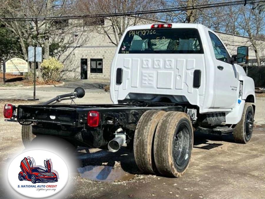 2023 Chevrolet Silverado MD 2WD Reg Cab LT, available for sale in Meriden, Connecticut | Sandra Auto Broker LLC. Meriden, Connecticut 2023 Chevrolet Silverado MD 2WD Reg Cab LT, available for sale in Meriden, Connecticut | Sandra Auto Broker LLC. Meriden, Connecticut