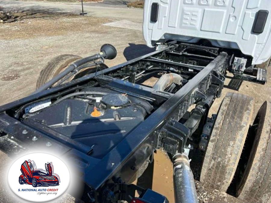 2023 Chevrolet Silverado MD 2WD Reg Cab LT, available for sale in Meriden, Connecticut | Sandra Auto Broker LLC. Meriden, Connecticut 2023 Chevrolet Silverado MD 2WD Reg Cab LT, available for sale in Meriden, Connecticut | Sandra Auto Broker LLC. Meriden, Connecticut