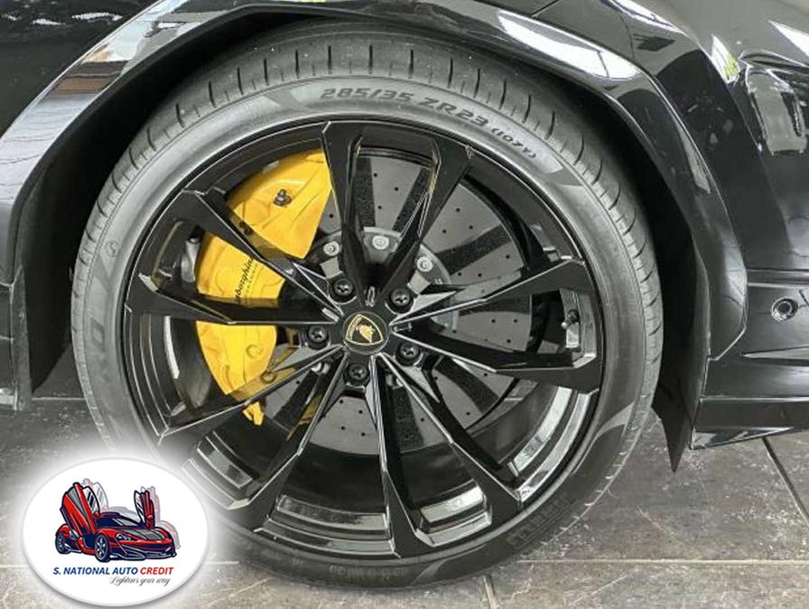 2023 Lamborghini Urus S AWD, available for sale in Meriden, Connecticut | Sandra Auto Broker LLC. Meriden, Connecticut