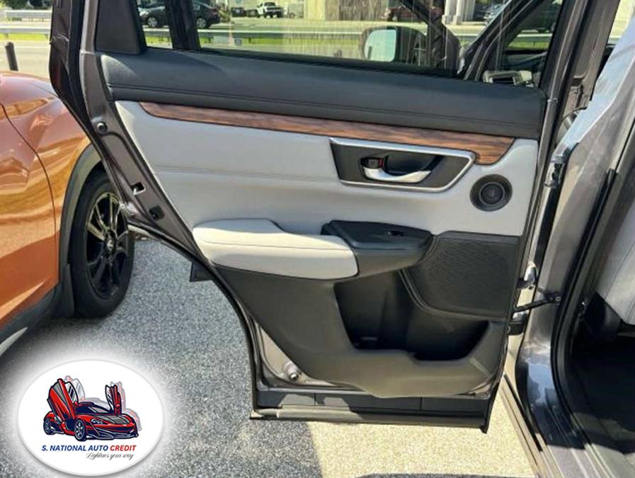 2022 Honda CR-V EX-L AWD, available for sale in Meriden, Connecticut | Sandra Auto Broker LLC. Meriden, Connecticut 2022 Honda CR-V EX-L AWD, available for sale in Meriden, Connecticut | Sandra Auto Broker LLC. Meriden, Connecticut