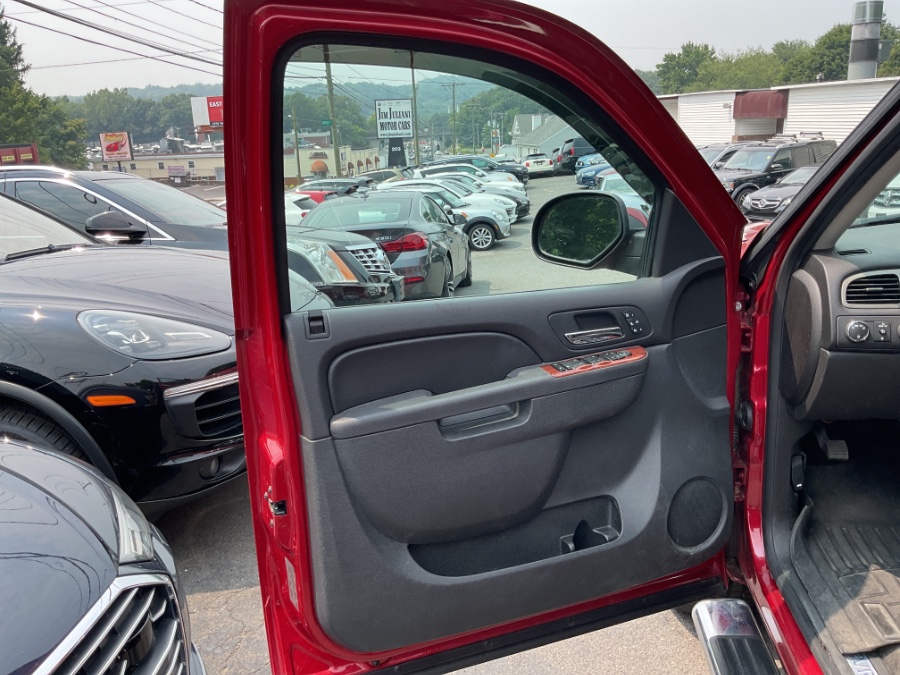 2014 Chevrolet Suburban 4WD 4dr LTZ, available for sale in Waterbury, Connecticut | Jim Juliani Motors. Waterbury, Connecticut 2014 Chevrolet Suburban 4WD 4dr LTZ, available for sale in Waterbury, Connecticut | Jim Juliani Motors. Waterbury, Connecticut