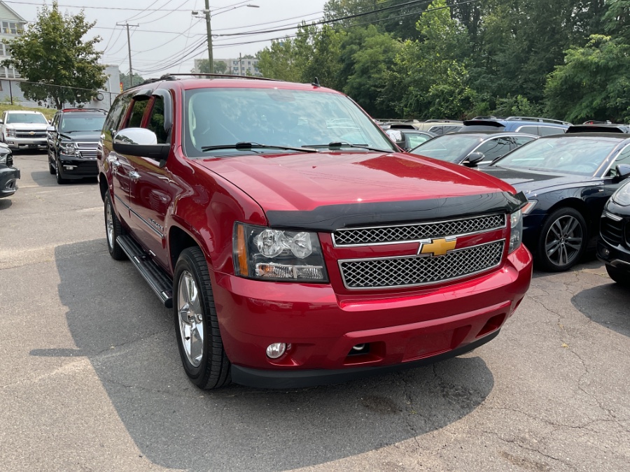 2014 Chevrolet Suburban 4WD 4dr LTZ, available for sale in Waterbury, Connecticut | Jim Juliani Motors. Waterbury, Connecticut 2014 Chevrolet Suburban 4WD 4dr LTZ, available for sale in Waterbury, Connecticut | Jim Juliani Motors. Waterbury, Connecticut