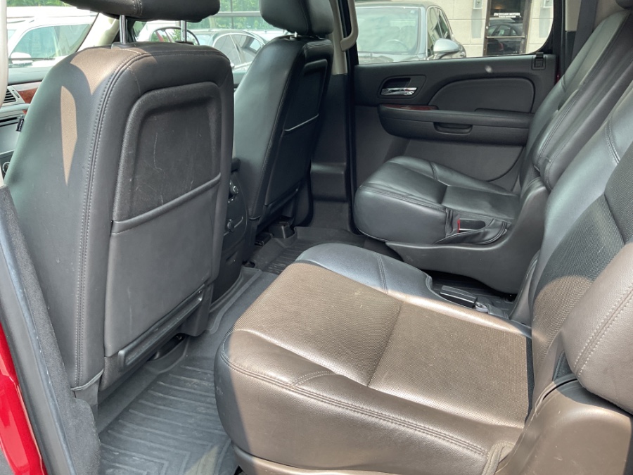 2014 Chevrolet Suburban 4WD 4dr LTZ, available for sale in Waterbury, Connecticut | Jim Juliani Motors. Waterbury, Connecticut 2014 Chevrolet Suburban 4WD 4dr LTZ, available for sale in Waterbury, Connecticut | Jim Juliani Motors. Waterbury, Connecticut