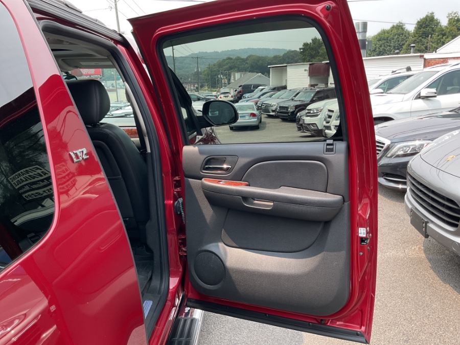 2014 Chevrolet Suburban 4WD 4dr LTZ, available for sale in Waterbury, Connecticut | Jim Juliani Motors. Waterbury, Connecticut 2014 Chevrolet Suburban 4WD 4dr LTZ, available for sale in Waterbury, Connecticut | Jim Juliani Motors. Waterbury, Connecticut