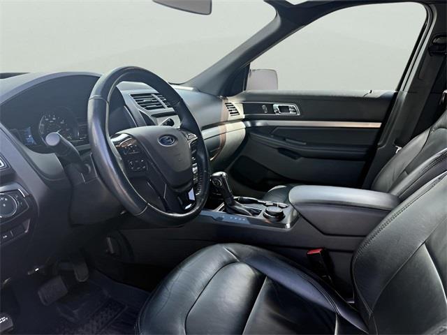 2018 Ford Explorer XLT, available for sale in Stratford, Connecticut | Wiz Leasing Inc. Stratford, Connecticut 2018 Ford Explorer XLT, available for sale in Stratford, Connecticut | Wiz Leasing Inc. Stratford, Connecticut