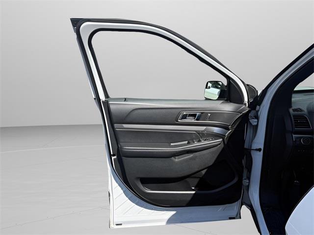2018 Ford Explorer XLT, available for sale in Stratford, Connecticut | Wiz Leasing Inc. Stratford, Connecticut 2018 Ford Explorer XLT, available for sale in Stratford, Connecticut | Wiz Leasing Inc. Stratford, Connecticut