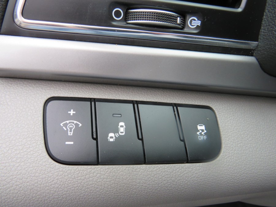 2018 Hyundai Elantra SEL 2.0L Auto, available for sale in Middle Village, New York | Road Masters II INC. Middle Village, New York 2018 Hyundai Elantra SEL 2.0L Auto, available for sale in Middle Village, New York | Road Masters II INC. Middle Village, New York