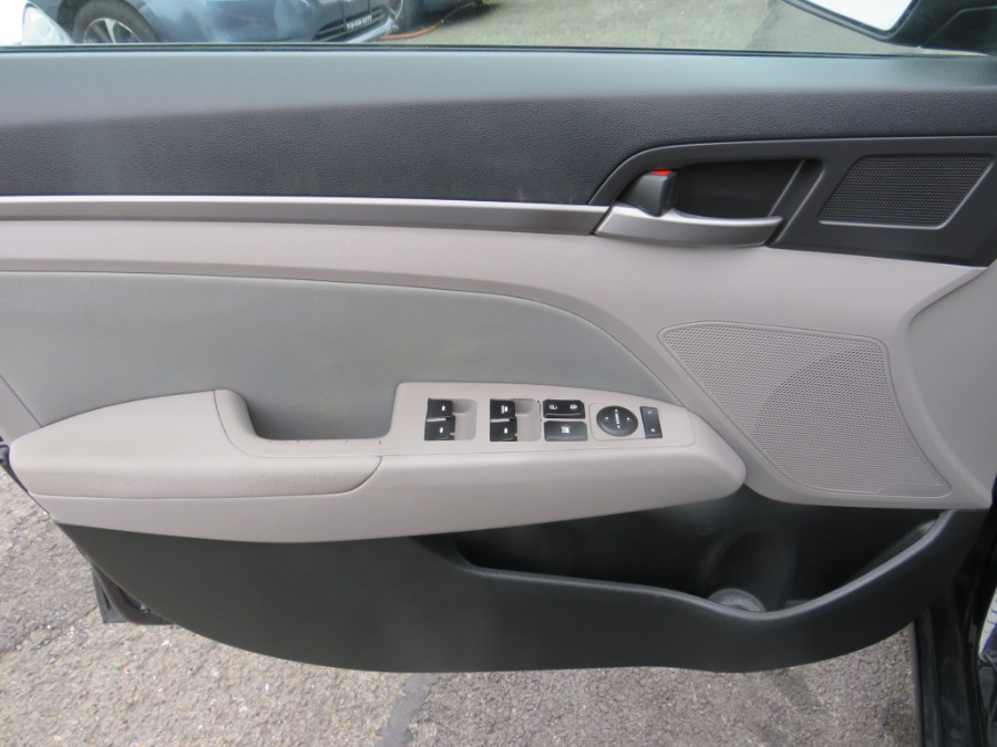 2018 Hyundai Elantra SEL 2.0L Auto, available for sale in Middle Village, New York | Road Masters II INC. Middle Village, New York 2018 Hyundai Elantra SEL 2.0L Auto, available for sale in Middle Village, New York | Road Masters II INC. Middle Village, New York