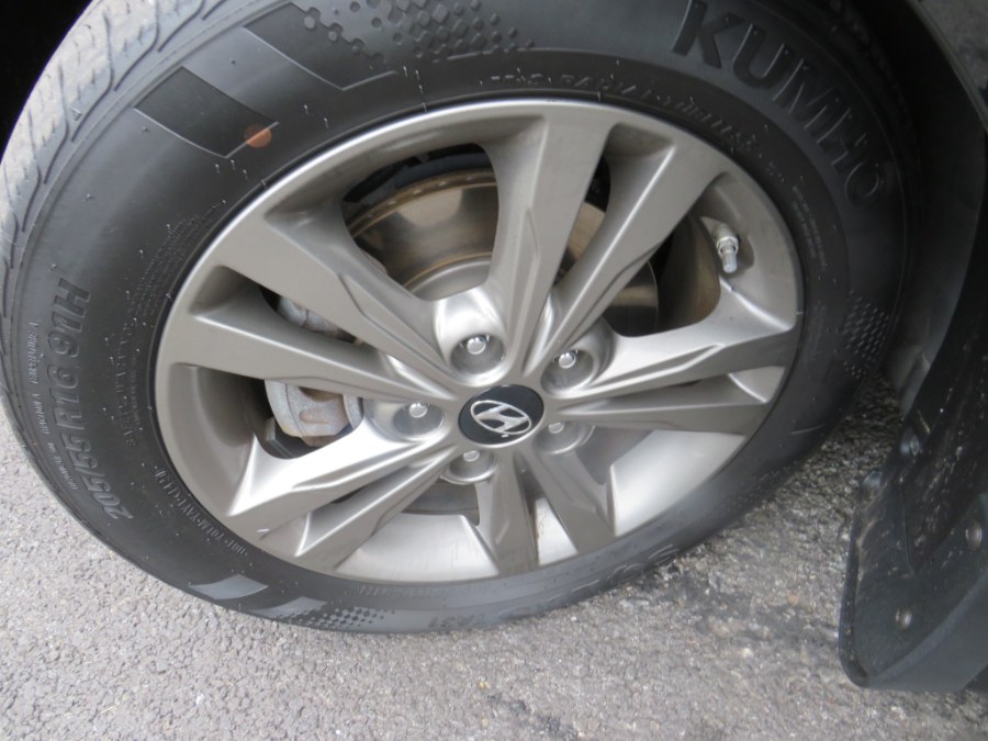 2018 Hyundai Elantra SEL 2.0L Auto, available for sale in Middle Village, New York | Road Masters II INC. Middle Village, New York 2018 Hyundai Elantra SEL 2.0L Auto, available for sale in Middle Village, New York | Road Masters II INC. Middle Village, New York