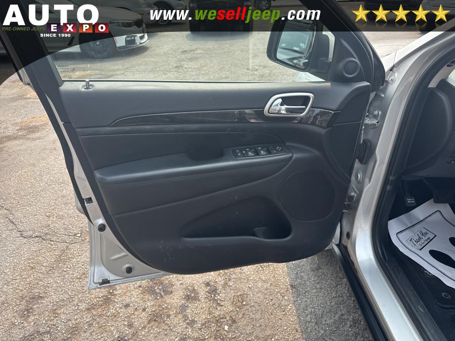 2011 Jeep Grand Cherokee 4WD 4dr Laredo, available for sale in Huntington, New York | Auto Expo. Huntington, New York 2011 Jeep Grand Cherokee 4WD 4dr Laredo, available for sale in Huntington, New York | Auto Expo. Huntington, New York