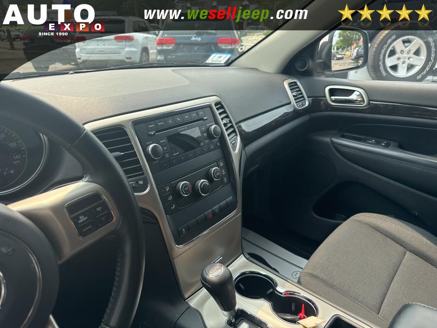 2011 Jeep Grand Cherokee 4WD 4dr Laredo, available for sale in Huntington, New York | Auto Expo. Huntington, New York 2011 Jeep Grand Cherokee 4WD 4dr Laredo, available for sale in Huntington, New York | Auto Expo. Huntington, New York
