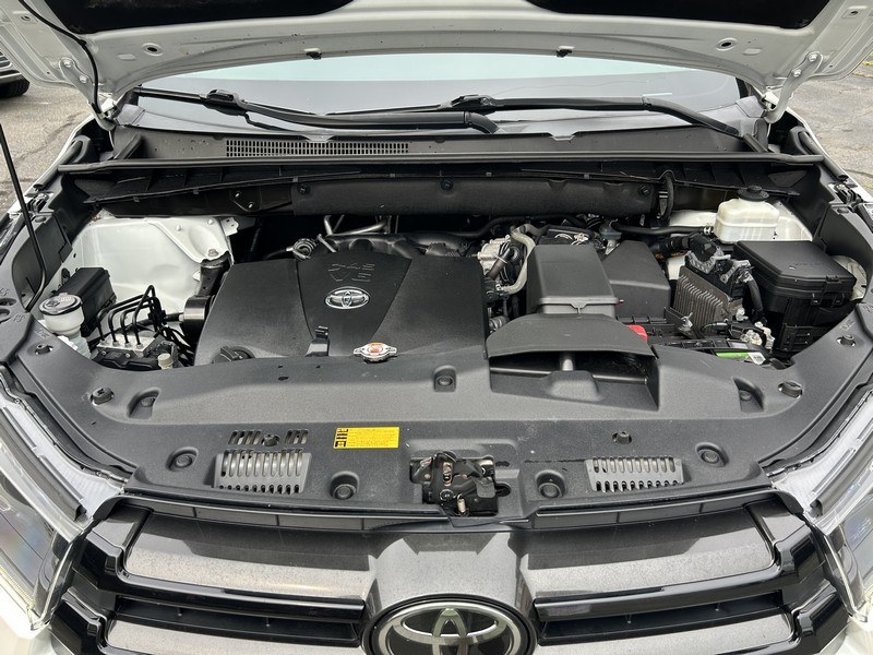 2019 Toyota Highlander SE V6 AWD (Natl), available for sale in West Springfield, Massachusetts | Union Street Auto Sales. West Springfield, Massachusetts 2019 Toyota Highlander SE V6 AWD (Natl), available for sale in West Springfield, Massachusetts | Union Street Auto Sales. West Springfield, Massachusetts